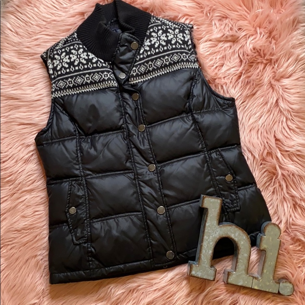 Tommy Hilfiger Vest w/Knit Collar & Shoulders